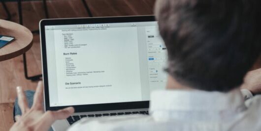 Table and screen photo